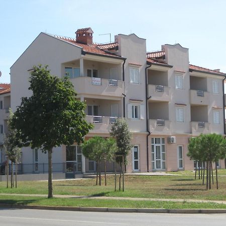 Apartments Nautica Novigrad  Екстер'єр фото